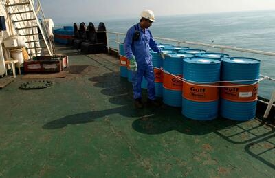 نفت در آستانه ثبت بزرگ‌ترین افزایش قیمت هفتگی خود در پی ادامه محاصره ونزوئلا و حملات امریکا در نیجریه