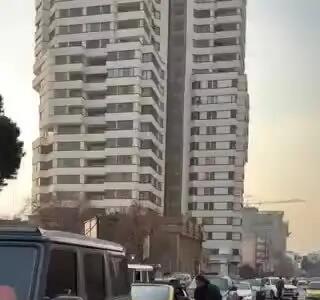 ببینید| صف خودروهای لاکچری برای بنزین سوپر وارداتی در تهران