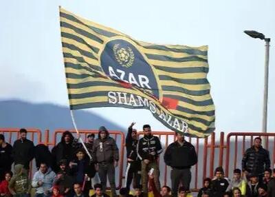 تشویق کریم باقری مقابل تراکتوری‌ها توسط هواداران شمس آذر!