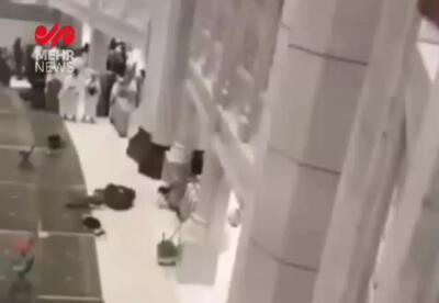  نخستین فیلم از فردی که در مسجدالحرام خود را از طبقات بالا به پایین پرتاب کرد