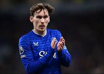 خانه‌تکانی آموریم در خط میانی منچستر برای نیم فصل دوم