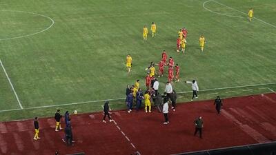 حواشی جنجالی لحظات پایانی بازی فجرسپاسی و فولاد