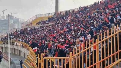 گرم کردن بازیکنان تراکتور در میان تشویق بی امان هواداران