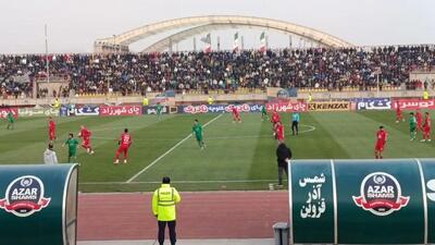 شمس‌آذر ترمز تراکتور را کشید