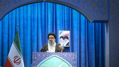 آیت‌الله خاتمی: اگر دشمن آسیبی بزند، روزگارش شب سیاه خواهد شد