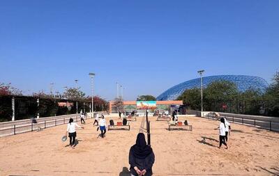 آغاز رقابت‌های BT۱۰ تنیس ساحلی با حضور ۶۰ ورزشکار؛ صعود مدعیان به نیمه‌نهایی