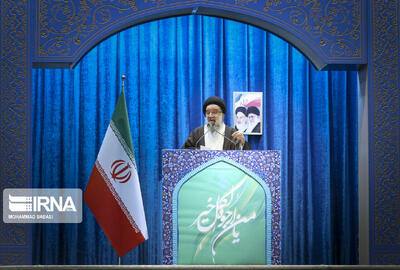 آیت‌الله خاتمی:  اگر دشمن آسیبی بزند، روزگارش شب سیاه خواهد شد