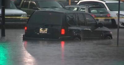 بارش‌های سیل‌آسا در کالیفرنیا جان ۳ تن را گرفت