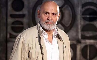 خوانندگی جمشید هاشم پور در ۲۷ سالگی/ عکس