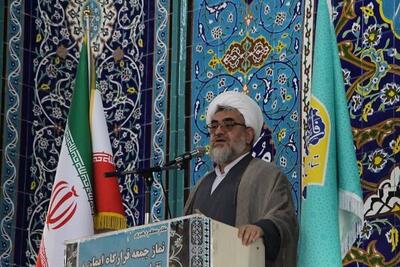  امام جمعه الوند: عبور از جنگ گرانی نیازمند انسجام فرهنگی و اقتصادی است