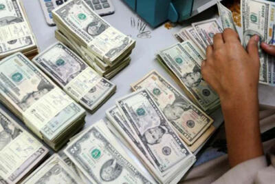 دلار عقب نشست