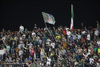 کریم باقری جلوی چشم تراکتوری‌ها تشویق شد - پارس فوتبال