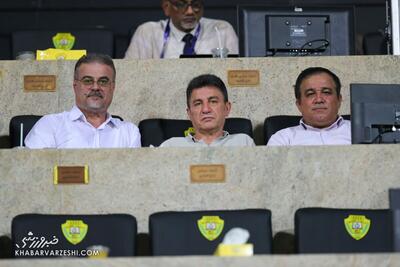 خبرورزشی‌گردی| جزئیات پارتی شبانه استقلالی‌ها؛ تعدادی از بازیکنان فرار کردند/ قلعه‌نویی گفت نرویم داخل، بعدا عکس‌مان درمی‌آید! - پارس فوتبال