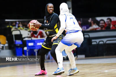 استقلال در لیگ بسکتبال زنان باخت/ برد مشهدی ها و آبادانی ها - پارس فوتبال