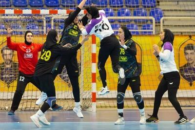 شکست هندبال استقلال در اصفهان/ سپاهان و سنگ آهن پیروز شدند - پارس فوتبال