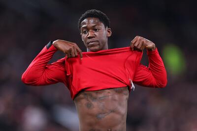 ستاره‌ای که در اولدترافورد گیر افتاده است؛ هراس اسپانیول از حواشی جدال با بارسلونا - پارس فوتبال