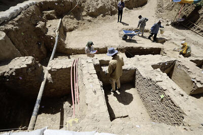 تاریخ اصفهان در میانه راه رها نمی‌شود