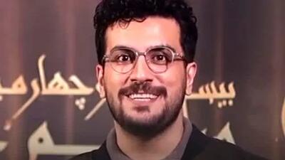  فیلم/ نوشابه باز کردن امیرحسین قیاسی بعد از دریافت جایزه حافظ: حق به حق دار رسید ولی در تعجبم که چرا ...