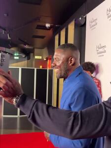  فیلم باز کردن قفل گوشی با چهره مجسمه ادریس البا