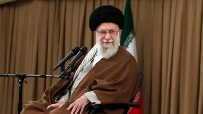 لحظه دیدار رهبرانقلاب با خانواده شهید مسیحی در آستانه سال نو میلادی