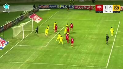 گل اول فولاد توسط احسان محروقی در دقیقه 70 / فجرسپاسی 0 - فولاد 1