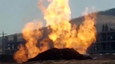 فیلم برخورد مرگبار بولدوزر با لوله گاز اصلی در جاده کرمانشاه