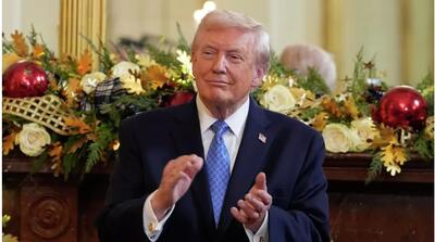 ترامپ: کریسمس مبارک به همه، از جمله آن همه آدم‌های کثیف و پست که جفری اپستین را دوست داشتند، ما وقتی اوضاع بیش از حد داغ شد، «مثل سگ رهایش کردند»