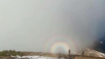  هاله رنگین‌کمانی در آسمان بالای کوه‌های تاترا ظاهر شده است