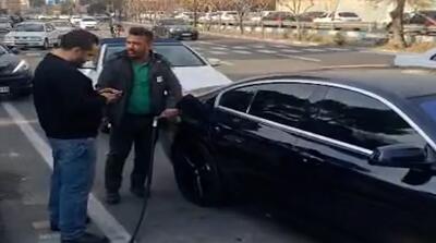  تصاویر سوخت‌گیری بنزین سوپر توسط خودروهای لوکس