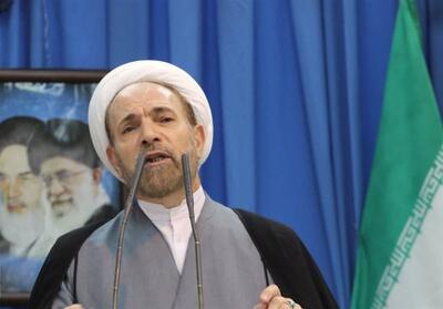 انتقاد امام جمعه ایلام از وضعیت نامطلوب مبلمان شهری/ در شأن مردم نیست - تسنیم