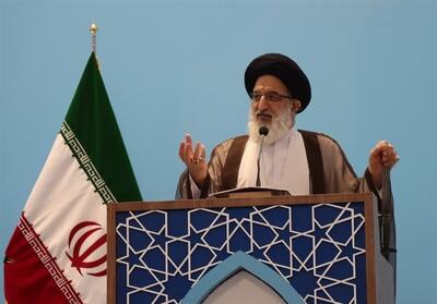 امام جمعه کرج: ضدانقلاب و برخی جریانات سیاسی مدام شرایط جنگی را به مردم القا می‌کنند - تسنیم
