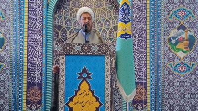  گوشه‌هایی از صف آرایی نمازگزاران شهرعسگران در نماز جمعه + فیلم
