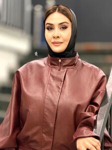 سارا والیانی با استایل چرم قرمز جلب توجه کرد