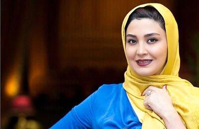 عکس متفاوت خانم بازیگر با لباس و کلاه کریسمسی