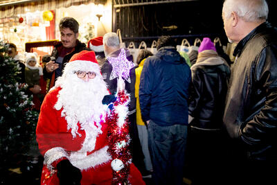  مرغ همسایه غازه