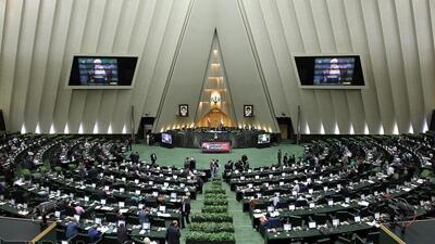 چانه‌زنی سیاسی دولت و مجلس همزمان با بررسی بودجه۱۴۰۵