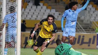 سپاهان قهرمان نیم‌فصل شد