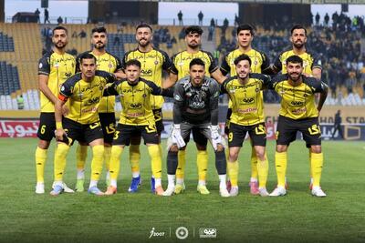 سپاهان معجزه‌آسا قهرمان نیم‌فصل شد