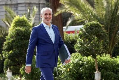 پورمحمدی: مجبور شدیم بودجه را با ریال جدید بنویسیم / باید مراقب باشیم تا در چاه تورم نیفتیم