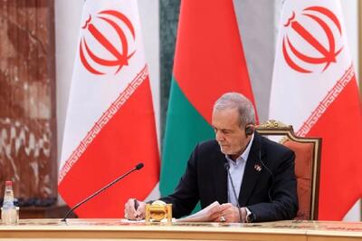 پزشکیان: بارها گفته‌ام نمی‌توانم، بلکه ما می‌توانیم/  امکان ندارد ما با هم باشیم و آن‌ها بتوانند ما را زمین‌گیر کنند