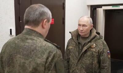 پوتین لباس رزم بر تن کرد+ فیلم