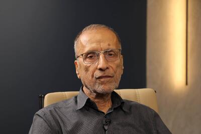 هادی خانیکی، استاد دانشگاه: مطالعات نشان می‌دهد سطح نارضایتی افکار عمومی در ایران، به حدود ۹۲ درصد رسیده و در حال شدت گرفتن است/ جامعه رنجور است؛ سیاست‌ورزی با تاکتیک‌های انتخاباتی حل نمی‌شود/ بحران‌ها در هم تنیده شده؛ در همه سطوح تبعیض وجود دارد