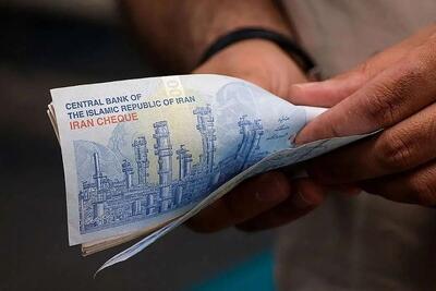 زارع، عضو کمیسیون بودجه مجلس: حقوق‌های زیر پنجاه میلیون، ۳۰ درصد افزایش پیدا کند؛ به بالای این رقم هم که [عمدتاً] اساتید دانشگاه هستند، معافیت مالیاتی بدهیم