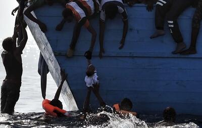 مرگ بیش از ۱۵۰ مهاجر به علت غرق شدن کشتی در سواحل سنگال