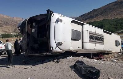 واژگونی اتوبوس در بزرگراه تهران-کرج/ ۴ نفر مصدوم شدند