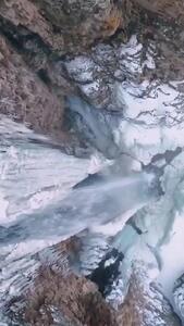 تصاویر هوایی از آبشاری در دل کوهستان‌های مشگین‌شهر