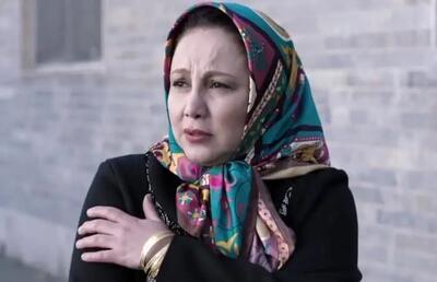 بهنوش بختیاری در کنار خانواده جمشید هاشم‌پور