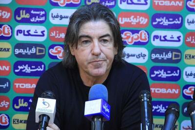 بی‌خبری ساپینتو از بسته بودن پنجره: تاجرنیا به سرمربی استقلال واقعیت را نمی‌گوید؟