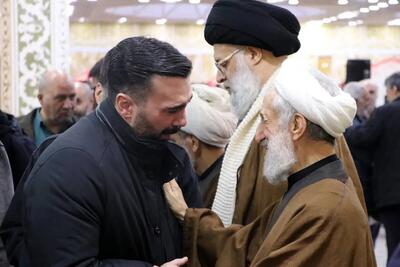  گریه‌های کاظم صدیقی در مراسم چهلم پسرش؛ ببینید | تصویری از آگهی چهلمین روز درگذشت