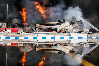 پایان عاشقانه علی و زهرا در انفجار بندرعباس | تولد فرزند ۹ ماه پس از مرگ پدر  + عکس